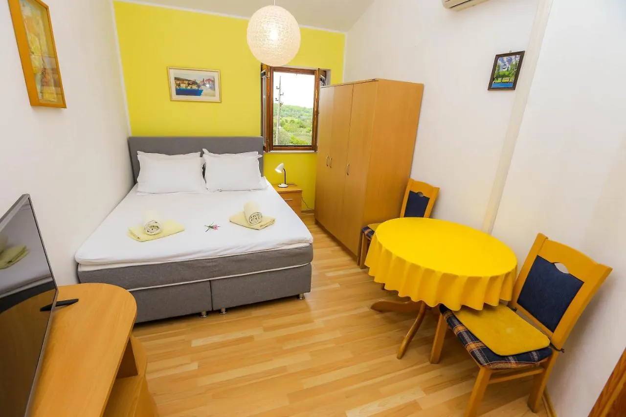 Apartments Maslina Božava 0*,  Croazia