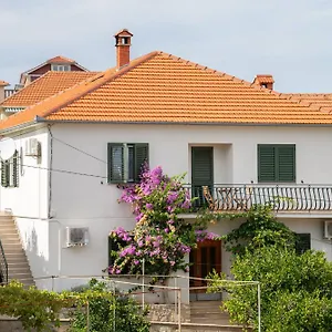 3* Gostinjska kuća Nikola